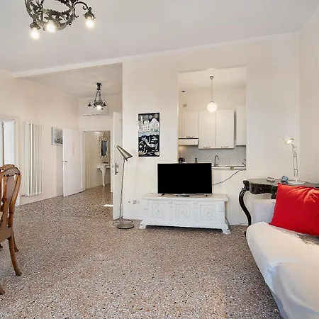 Biennale Near San Marco بيت للعطل *