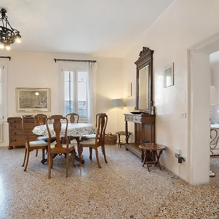 بيت للعطل Biennale Near San Marco *