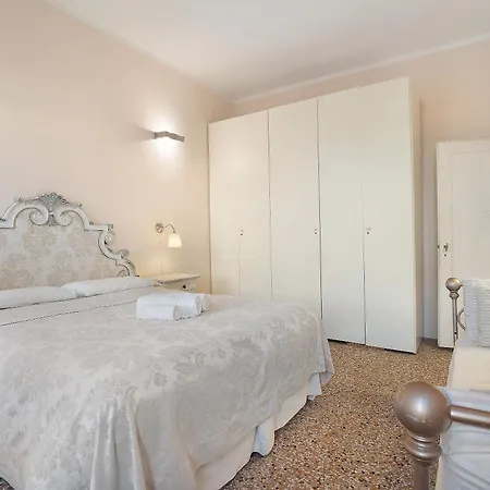 Biennale Near San Marco بيت للعطل